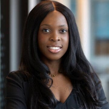 headshot of jennider awanen